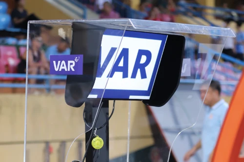 VAR phủ sóng 100% tại V-League 2024/25
