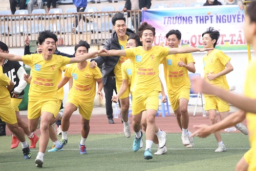 THPT Nguyễn Trãi giành huy chương Đồng đầy kịch tính