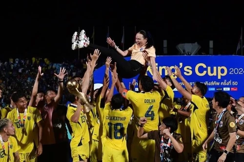 Cầu thủ Thái Lan công kênh nữ chủ tịch trên đỉnh King's Cup 2024