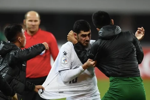 'Treo giò' 6 cầu thủ Thái Lan, Trung Quốc đánh nhau ở cúp C1