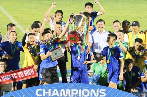 CLB Quảng Nam tái xuất V-League