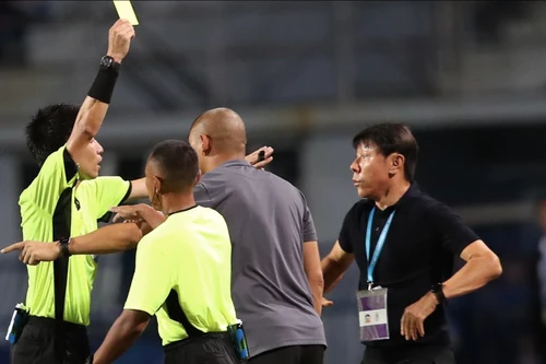 HLV Shin Tae-yong chê trọng tài ở trận thua U23 Việt Nam