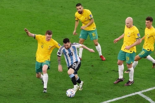 Messi cùng tuyển Argentina gây bất ngờ cho cầu thủ Australia