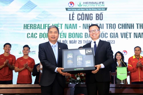 Herbalife Việt Nam tài trợ chính cho các đội tuyển bóng đá quốc gia