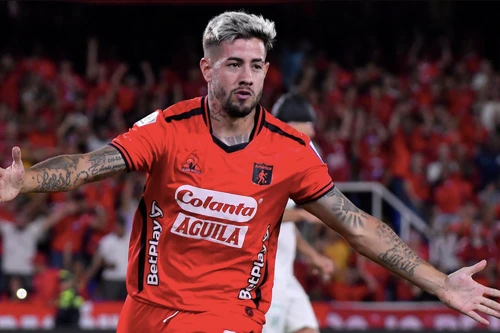 Tiền đạo Argentina được cấp phép đấu tuyển Việt Nam