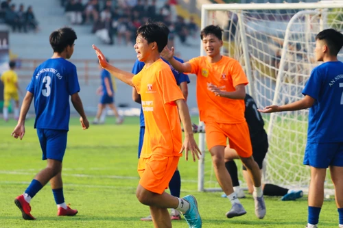 THPT Chúc Động đi tiếp nhờ hat-trick của Hoàng Phi