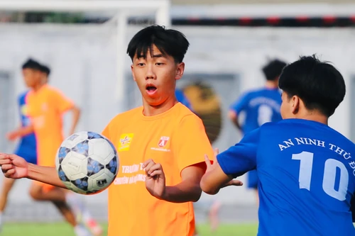 Hình ảnh loạt trận 14h30 ngày 16-11