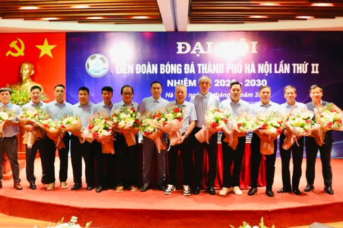 Ông Tô Văn Động tái đắc cử Chủ tịch Liên đoàn Bóng đá thành phố Hà Nội