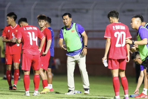 Các đội tuyển Việt Nam thua từ châu lục tới Đông Nam Á