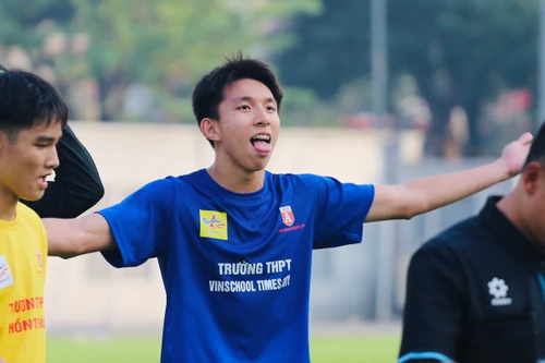 Bàn thắng 'phút 89' đưa THPT Vinschool TC vào vòng 32 đội