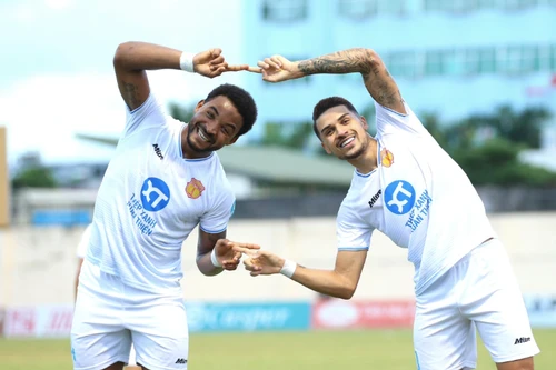 Xuân Son sát cánh Hoàng Hên quyết đấu Malaysia?