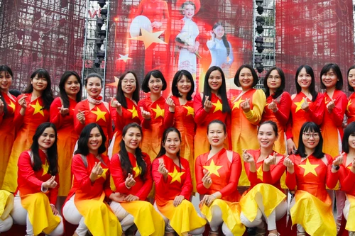 "Những bông hồng" của Công an Thủ đô hứng khởi tham gia lễ hội áo dài