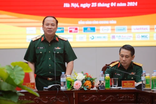 Tri ân, tặng quà 9,5 tỉ đồng trên hành trình đua xe đạp về Điện Biên Phủ