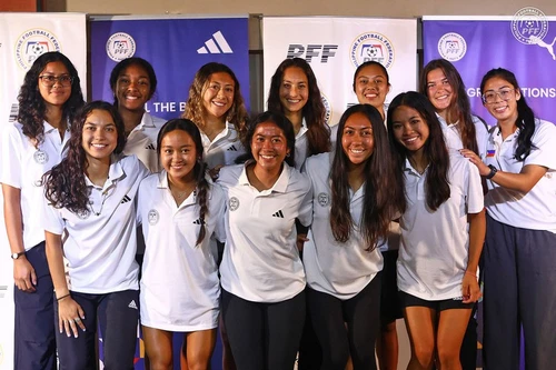 Mang 12 cầu thủ gốc Mỹ sang Việt Nam, tuyển nữ Philippines tuyên bố vô địch