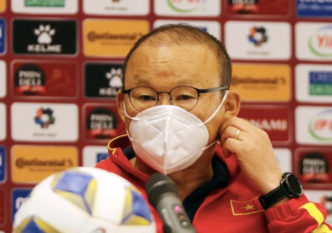 HLV Park Hang-seo nói gì khi bị "chê" bảo thủ?