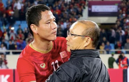 Tiền đạo Anh Đức 36 tuổi vẫn 'hot' và cơn khát tiền đạo ở đội tuyển