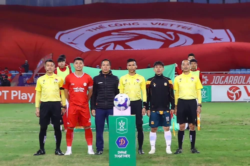 VPF lên tiếng vụ mặt sân Mỹ Đình xuống cấp