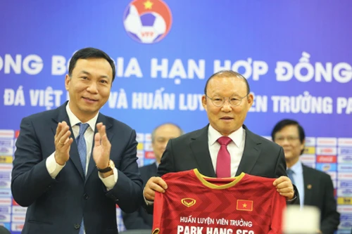Hợp đồng VFF và HLV Park Hang-seo sẽ tự động gia hạn?