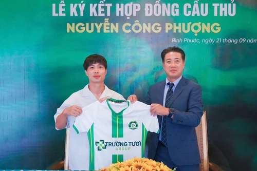 Công Phượng chính thức tái xuất làng bóng đá Việt