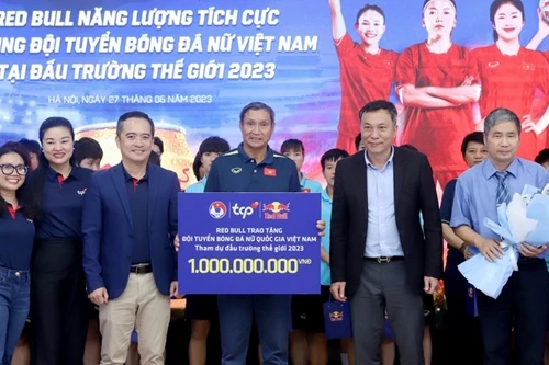 Tuyển nữ Việt Nam nhận phần thưởng đặc biệt