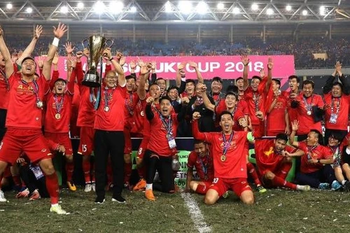 Không huỷ AFF Cup, sẵn sàng đá tập trung