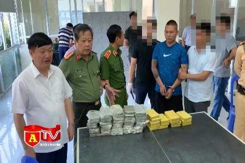 Hưng Yên: Triệt phá đường dây mua bán, vận chuyển 54 bánh heroin