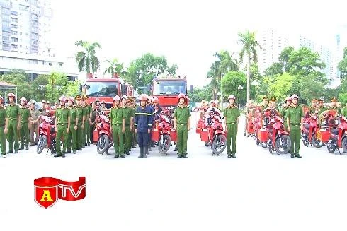 Ra mắt mô hình xe mô tô chữa cháy tại quận Thanh Xuân