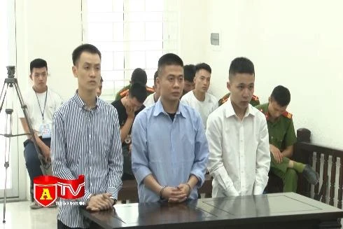 Xét xử nhóm đối tượng mua bán trái phép chất ma túy tại chung cư