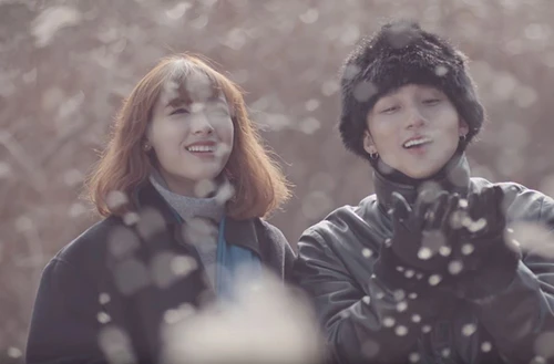 Giọng hát trong trẻo của cô gái trong MV "Nơi này có anh"