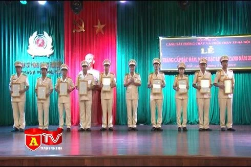 Cảnh sát PCCC Hà Nội thăng cấp bậc hàm, nâng lương năm 2018