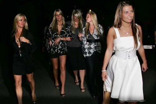 WAGs Anh tha hồ "nhảy múa" tại VCK EURO 2016