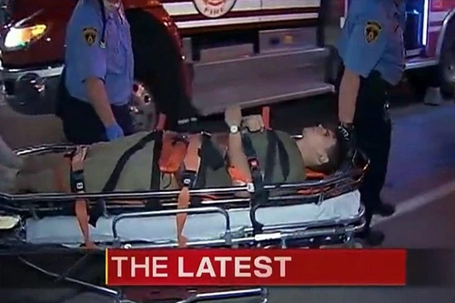 Mắc kẹt khi nhảy xuống mái nhà gây ấn tượng với bạn gái