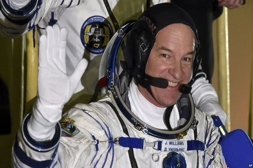 Phi hành gia Mỹ phá kỷ lục thời gian sống trong vũ trụ