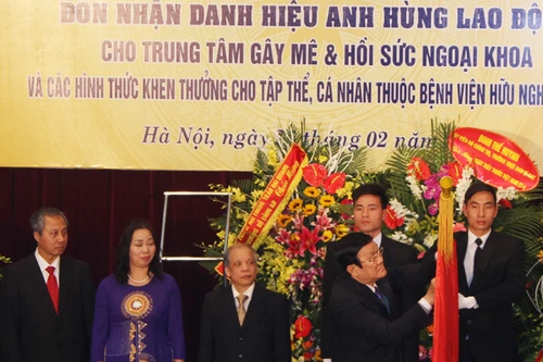Chủ tịch nước chúc mừng Bệnh viện Việt Đức nhân Ngày Thầy thuốc Việt Nam