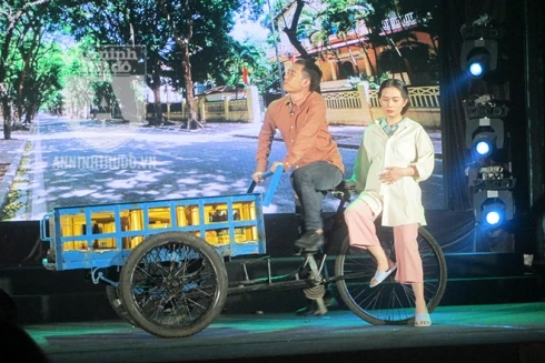 Xem vở kịch "lạ" của những người lần đầu lên sân khấu, từng khiến nhiều khán giả rơi nước mắt