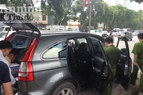 Truy tìm hung thủ đâm chết người đàn ông đang ngồi trên chiếc CRV