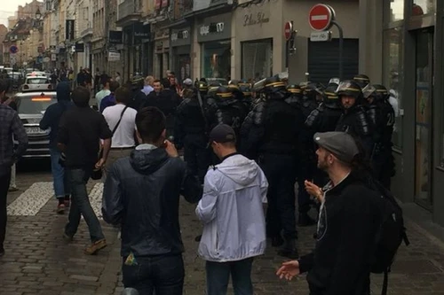 CĐV Đức và Ukraine gây náo loạn đường phố Lille