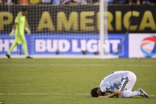 Chile lại khiến Messi và Argentina ôm hận