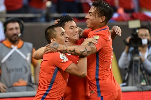 Hủy diệt Colombia, Chile tái đấu Argentina tại chung kết Copa America 