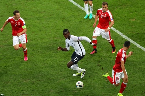 Pháp bị Thụy Sỹ thủ hòa, Albania ghi dấu ấn lịch sử