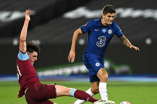 [ẢNH] Vừa diện trang phục mới, Chelsea đã thua sốc