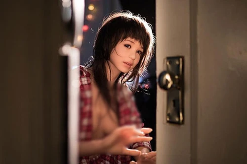 Cảnh sát phá cửa giải cứu… búp bê tình dục