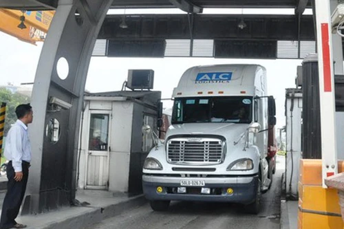 Giảm phí trạm BOT cho xe tải trọng lớn, container từ 1-8