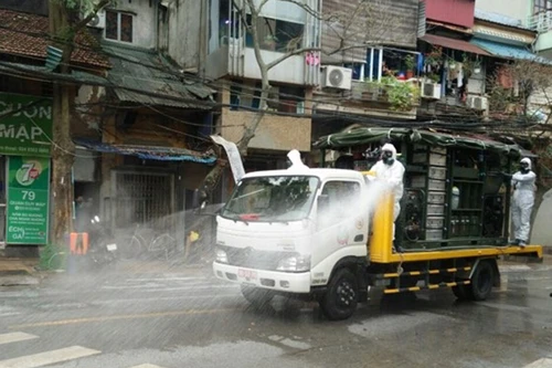 Cách ly, khử trùng phố Trúc Bạch phòng chống dịch Covid-19 lây lan