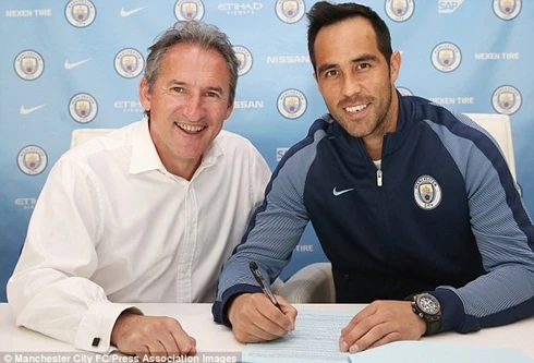 Kinh ngạc với cơ bắp tài chính của Premier League