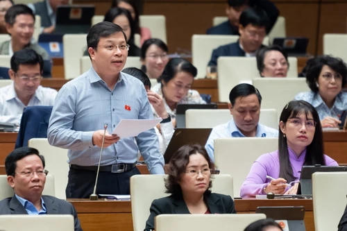 Nhiều Đại biểu Quốc hội đề xuất giảm tuổi hưởng trợ cấp xã hội xuống 75 