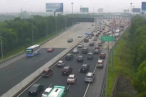 Hàng loạt trường hợp xe ô tô không phải chịu phí sử dụng đường bộ từ 1/2/2024