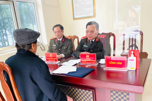 Giám đốc Công an thành phố Hà Nội tiếp công dân định kỳ