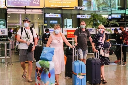 Từ tháng 11-2023: Chính thức áp dụng mức thu phí, lệ phí mới trong lĩnh vực xuất, nhập cảnh