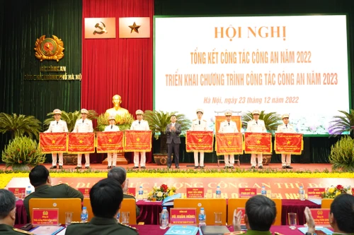 Không ngừng đổi mới, đảm bảo chặt chẽ nguyên tắc của Đảng trong lãnh đạo, điều hành